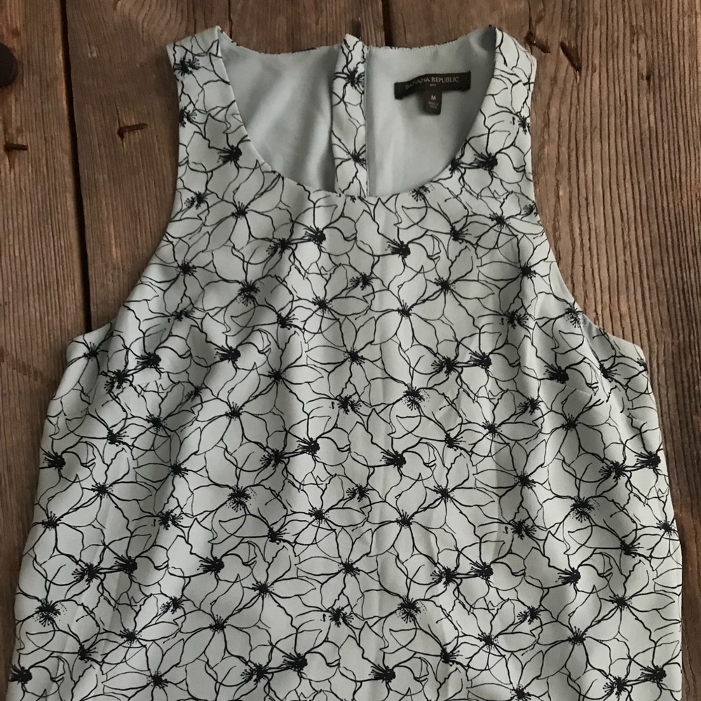 Banana Republic Top Medium